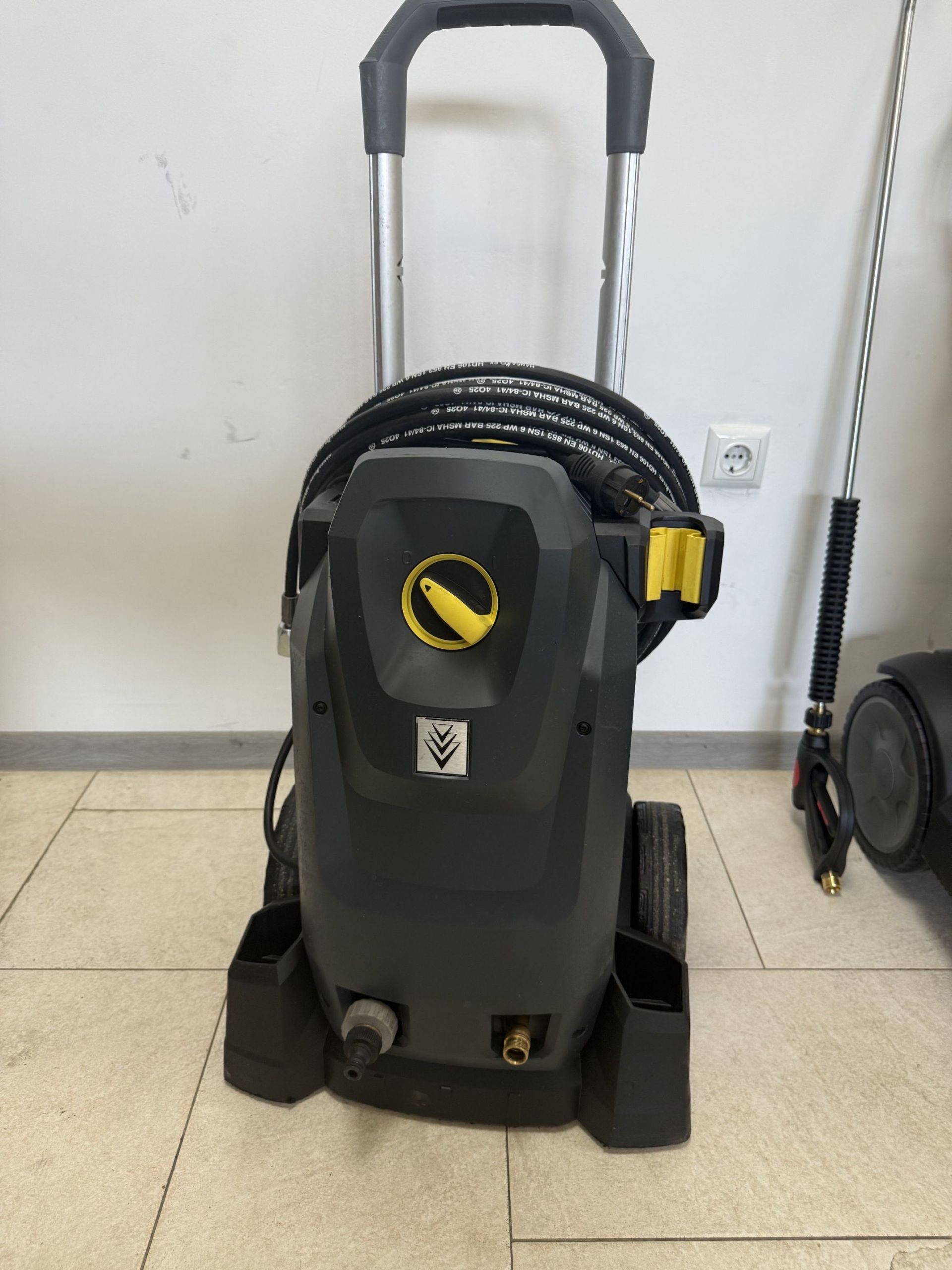 Водоструйна машина KARCHER HD 6/15 M PLUS